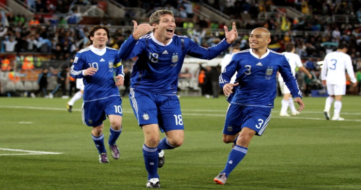 皇家马德里vs毕尔巴鄂竞技直播_皇家马德里vs毕尔巴鄂竞技直播免费观看无插件_免费高清皇家马德里vs毕尔巴鄂竞技直播赛事-24直播